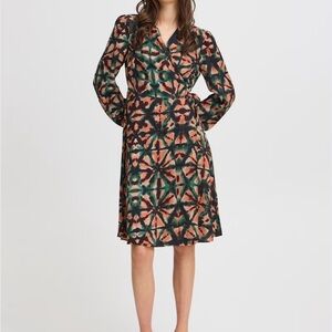 B. YOUNG BYHELVIG Multicolor Long Sleeve Wrap Dress Women size 36 EU, US Small